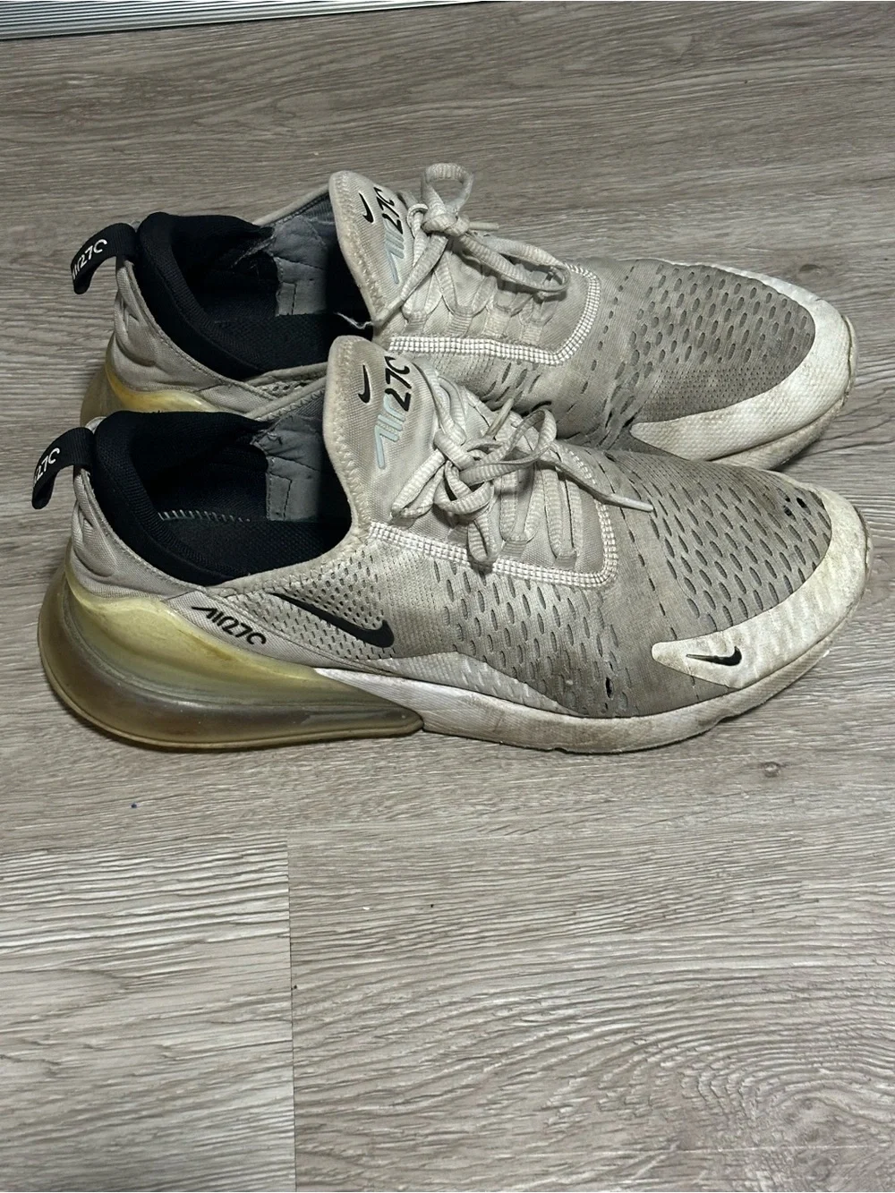 Nike Air Max 270 Men's Sneakers - Beige and Black